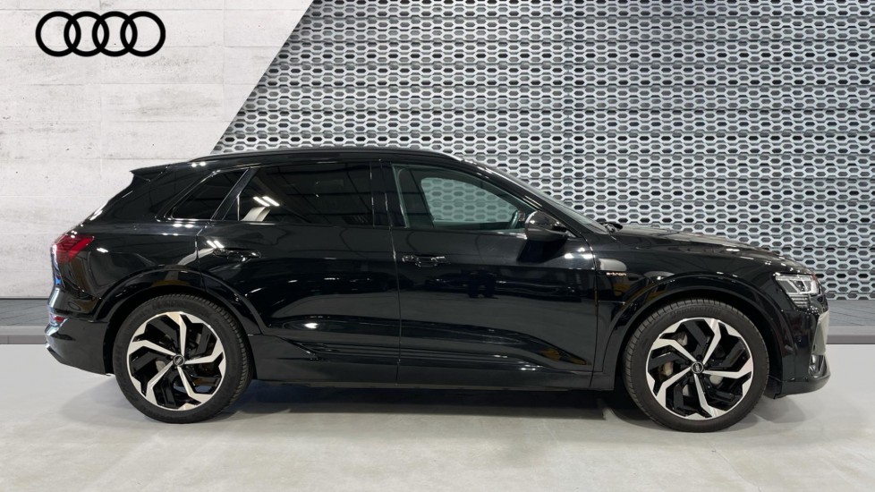 Used Audi e-tron 2021 for sale - 76025288: Photo 4