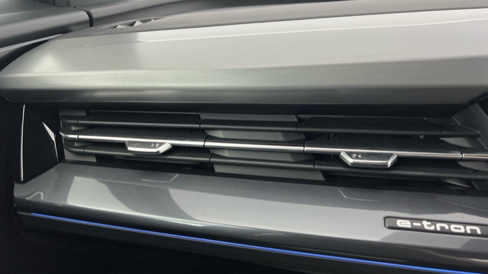 Used Audi Q4 e-tron 2024 for sale - 76869776: Photo 16