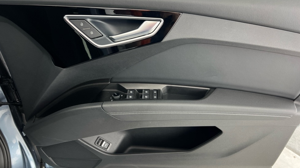 Used Audi Q4 e-tron 2024 for sale - 76869776: Photo 30