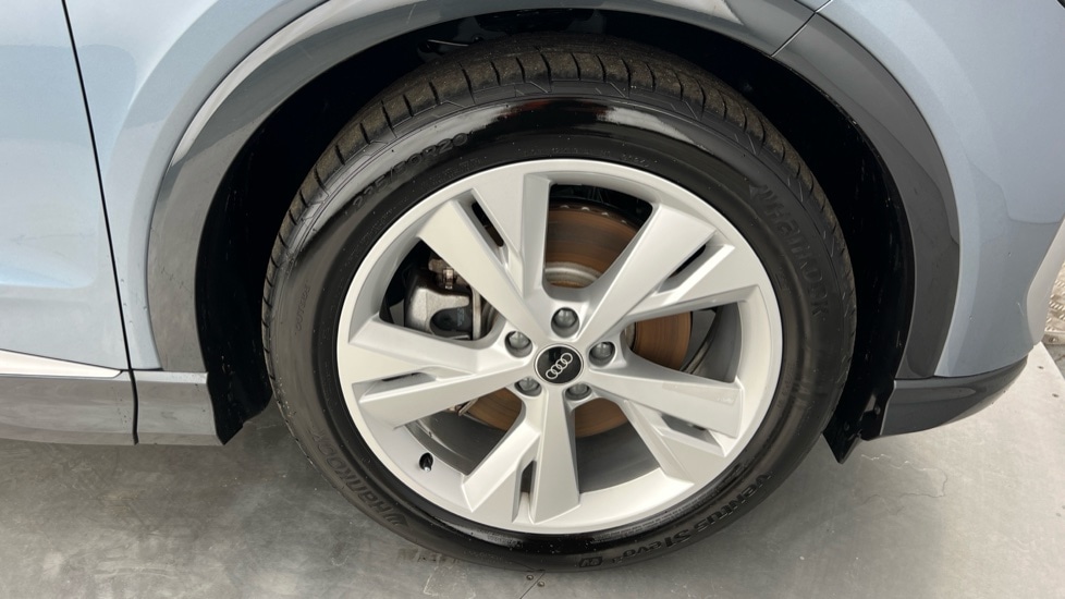 Used Audi Q4 e-tron 2024 for sale - 76869776: Photo 5