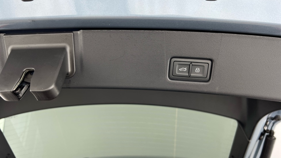 Used Audi Q4 e-tron 2024 for sale - 76869776: Photo 54