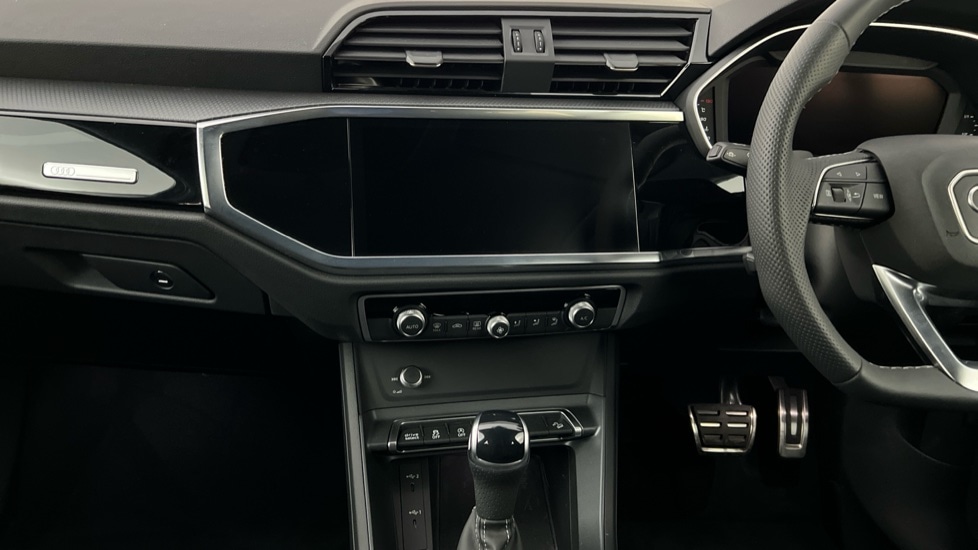 Used Audi Q3 2025 for sale - 76870651: Photo 13