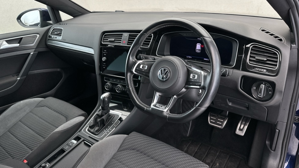 Used Volkswagen Golf 2020 for sale - 75860154: Photo 9