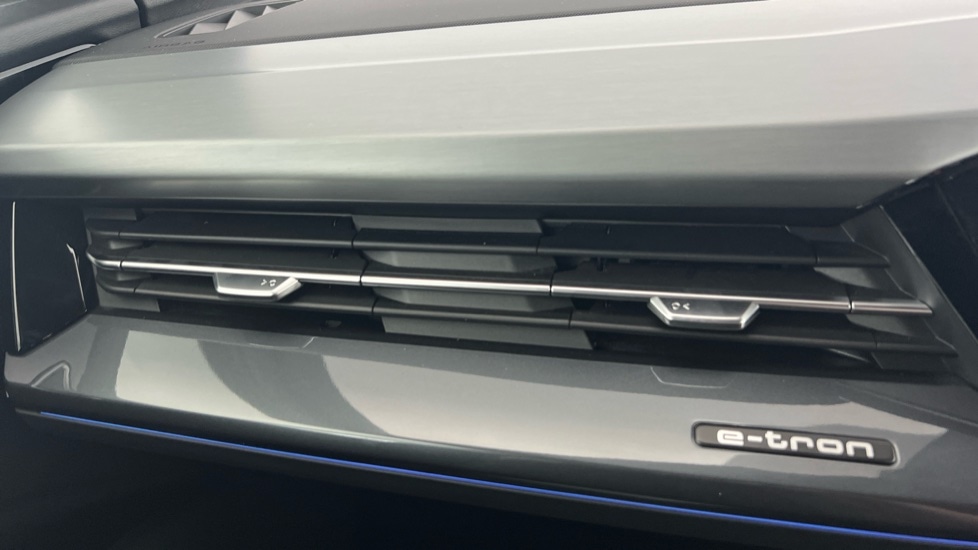 Used Audi Q4 e-tron 2024 for sale - 77050965: Photo 16