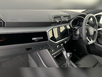 Used Audi Q3 2025 for sale - 76515023: Photo