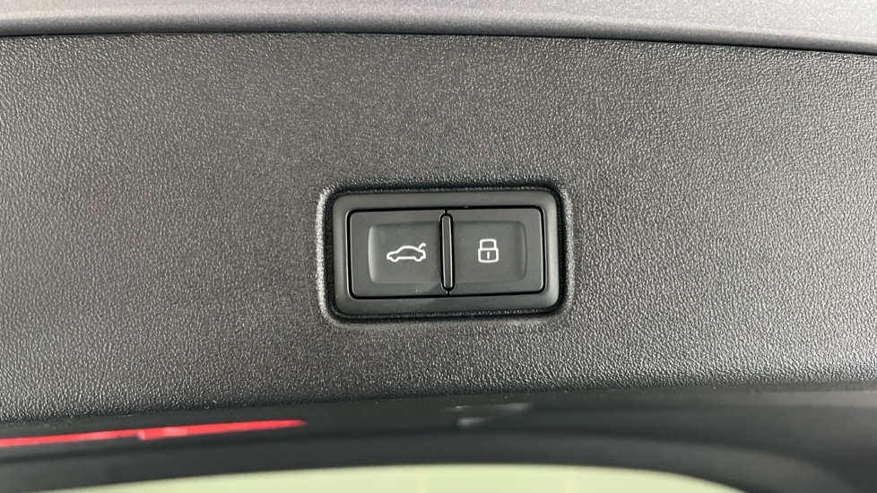 Used Audi Q4 e-tron 2025 for sale - 76874862: Photo 40