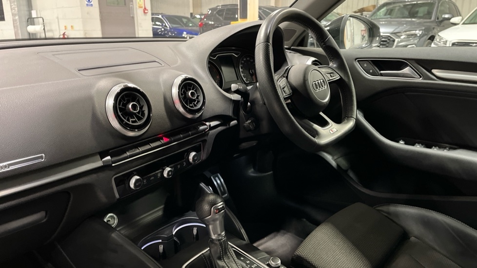 Used Audi A3 2018 for sale - 76044178: Photo 2