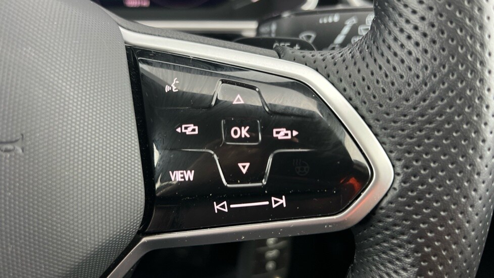 Used Volkswagen T-Roc 2023 for sale - 76025286: Photo 22