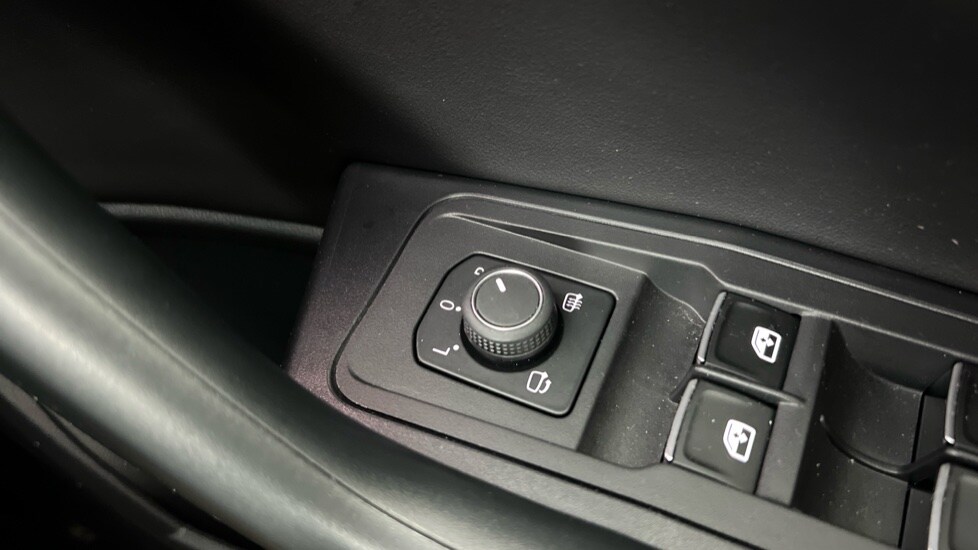Used Volkswagen T-Roc 2023 for sale - 76025286: Photo 34