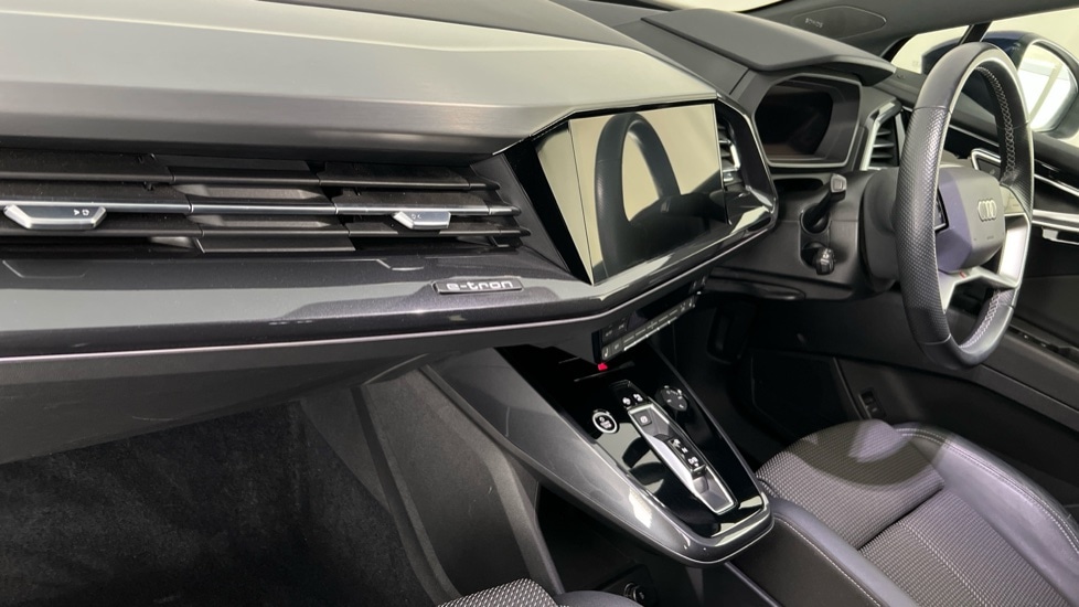 Used Audi Q4 e-tron 2022 for sale - 76873331: Photo 2