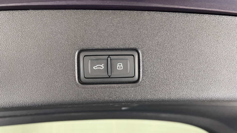 Used Audi Q4 e-tron 2025 for sale - 76874824: Photo 40