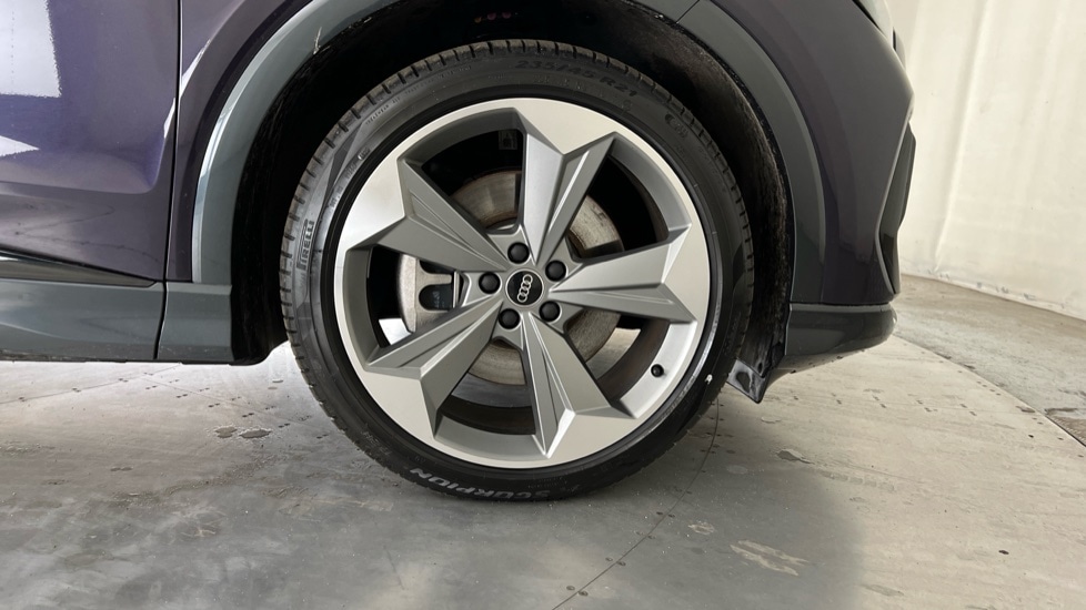 Used Audi Q4 e-tron 2025 for sale - 76874824: Photo 5