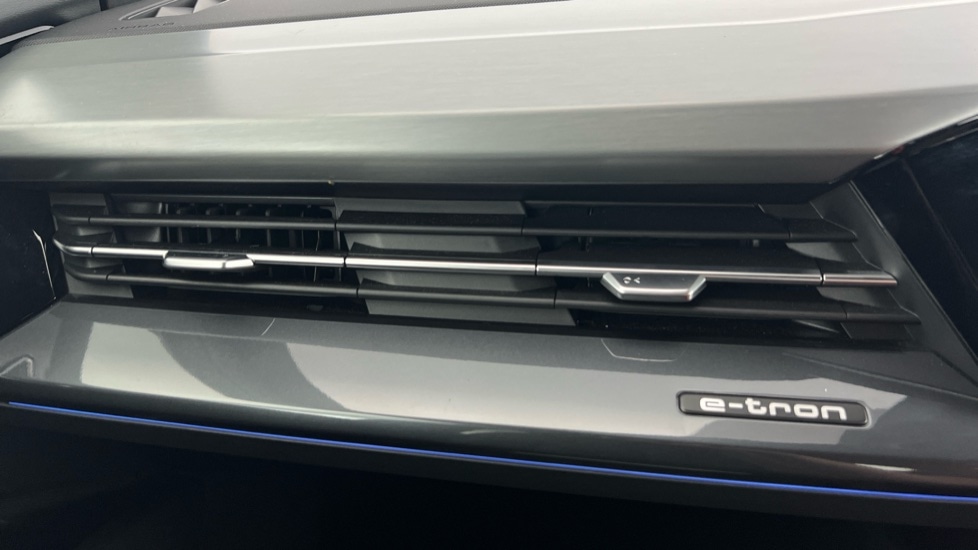 Used Audi Q4 e-tron 2025 for sale - 76873247: Photo 16