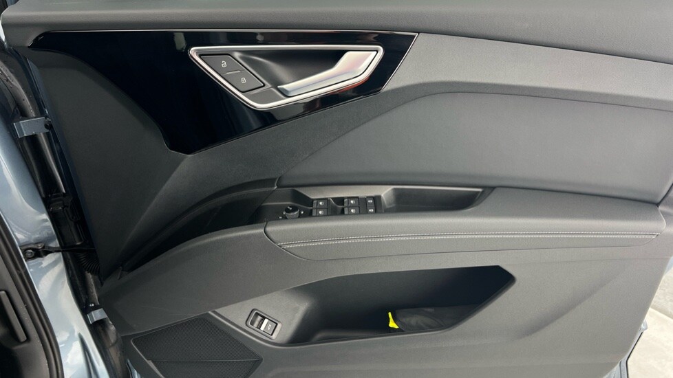 Used Audi Q4 e-tron 2025 for sale - 76873247: Photo 31