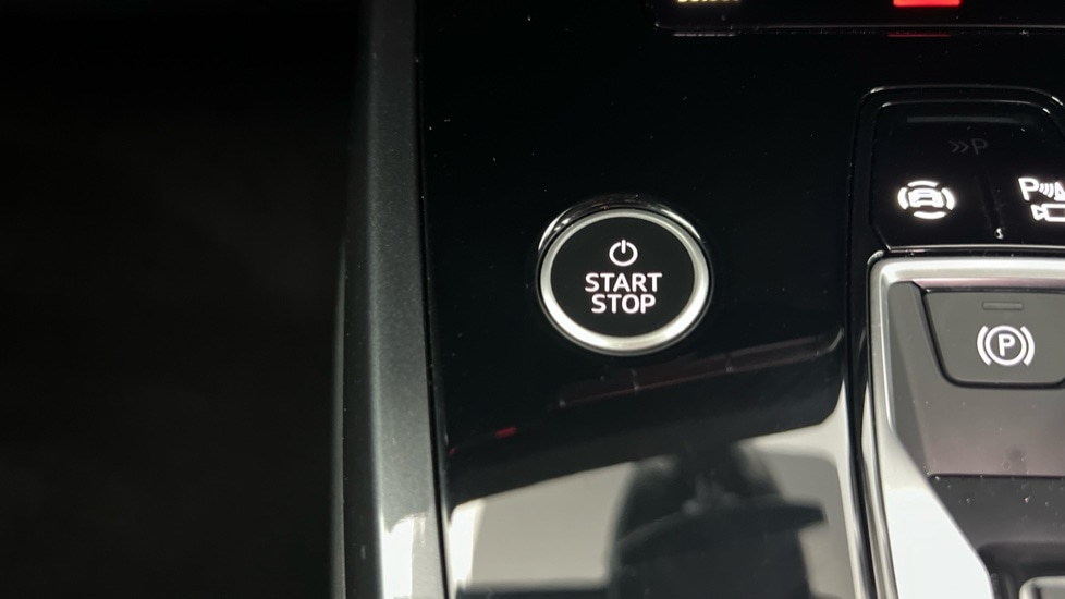 Used Audi Q4 e-tron 2025 for sale - 76873247: Photo 45