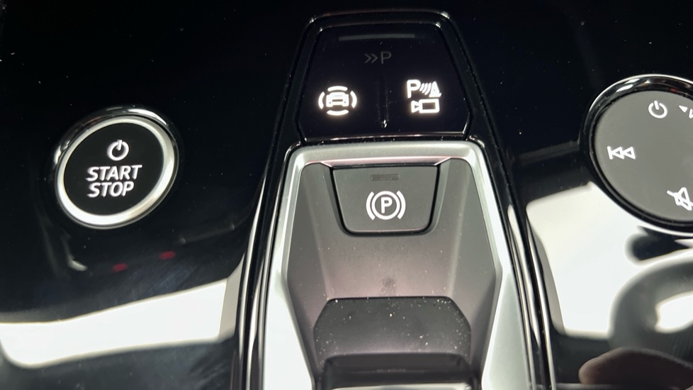 Used Audi Q4 e-tron 2025 for sale - 76873247: Photo 46