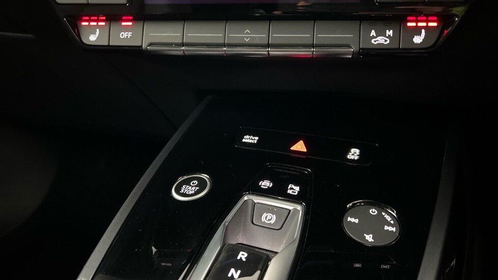 Used Audi Q4 e-tron 2025 for sale - 76609520: Photo 36