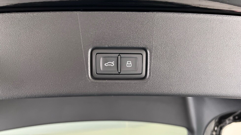 Used Audi Q4 e-tron 2025 for sale - 76609520: Photo 38