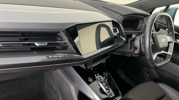 Used Audi Q4 e-tron 2022 for sale - 76217087: Photo 2