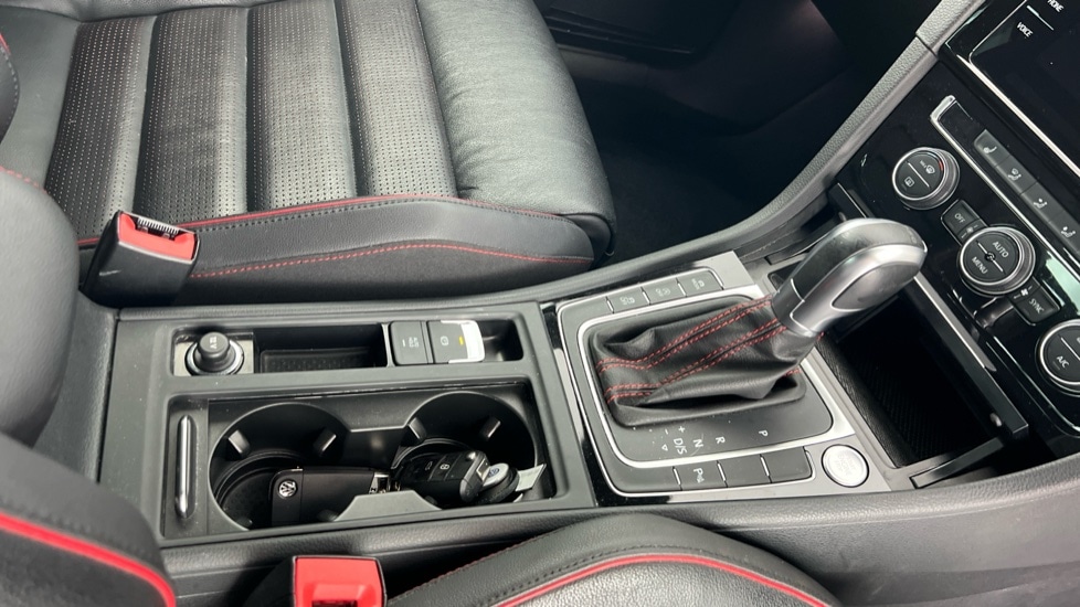 Used Volkswagen Golf 2019 for sale - 76458841: Photo 26