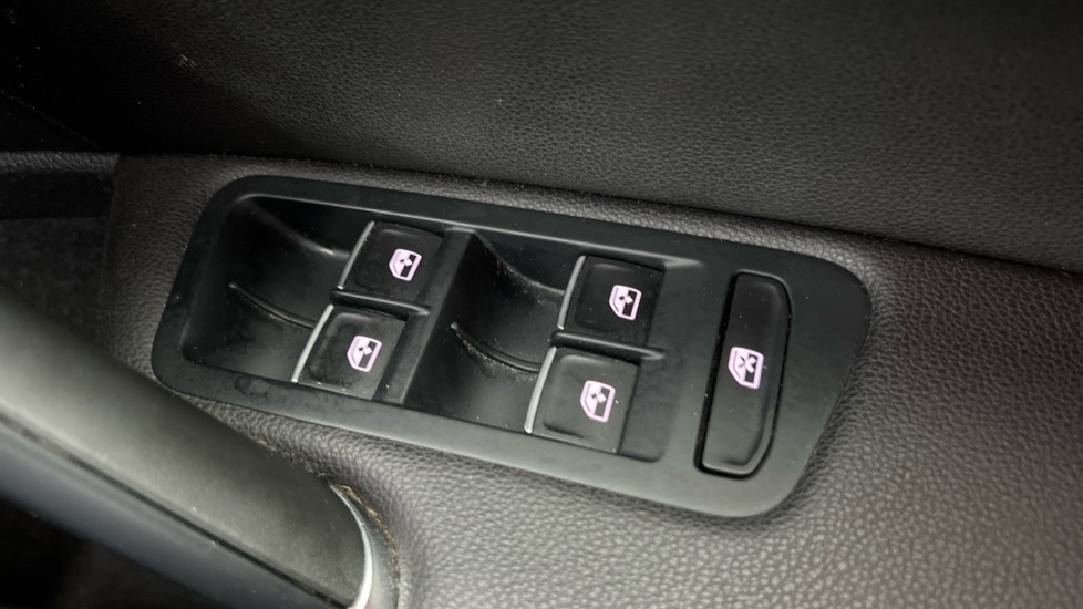 Used Volkswagen Golf 2019 for sale - 76458841: Photo 33