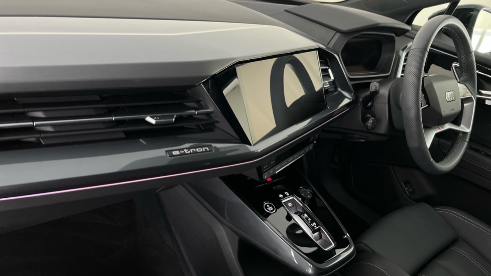 Used Audi Q4 e-tron 2024 for sale - 76302290: Photo 2