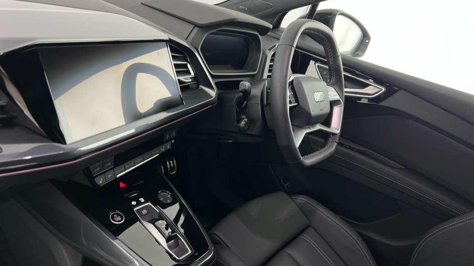 Used Audi Q4 e-tron 2025 for sale - 76872487: Photo 2