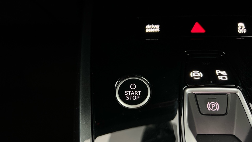 Used Audi Q4 e-tron 2025 for sale - 76872487: Photo 44