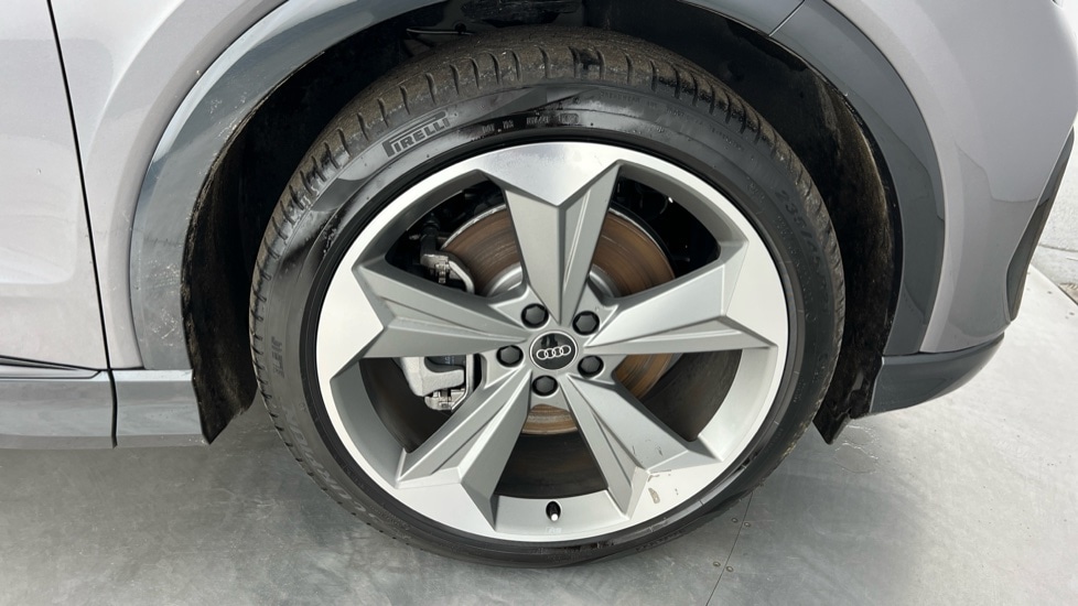 Used Audi Q4 e-tron 2025 for sale - 76872487: Photo 5