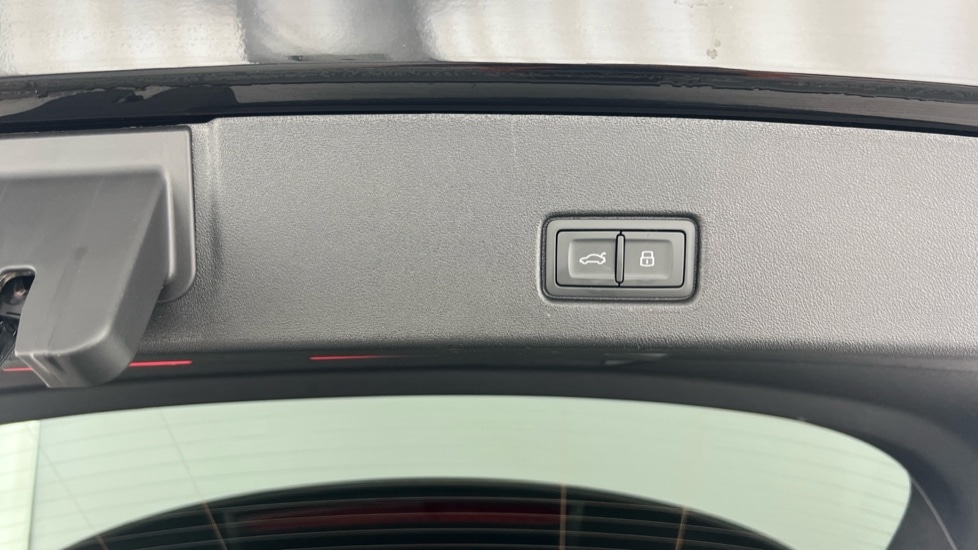 Used Audi Q4 e-tron 2024 for sale - 76873360: Photo 61