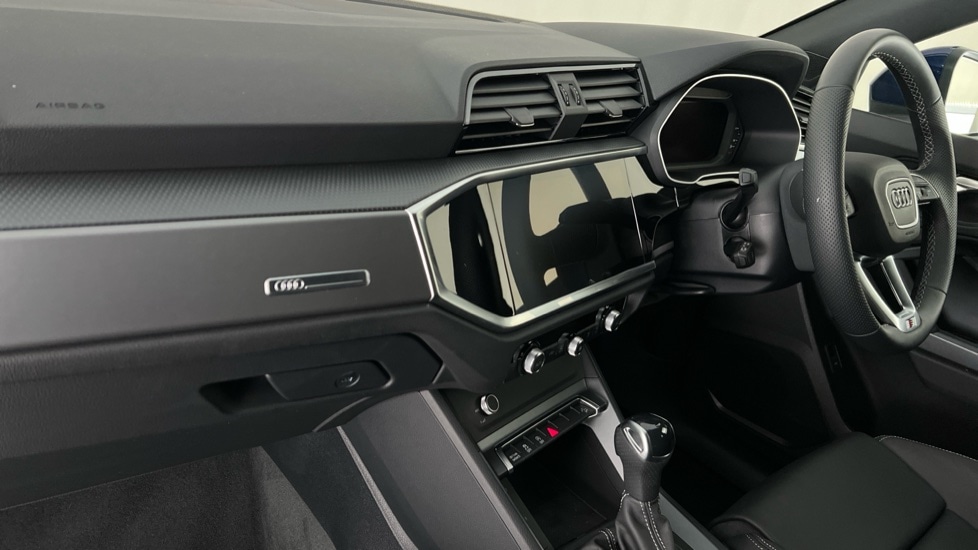 Used Audi Q3 2024 for sale - 76869035: Photo 2