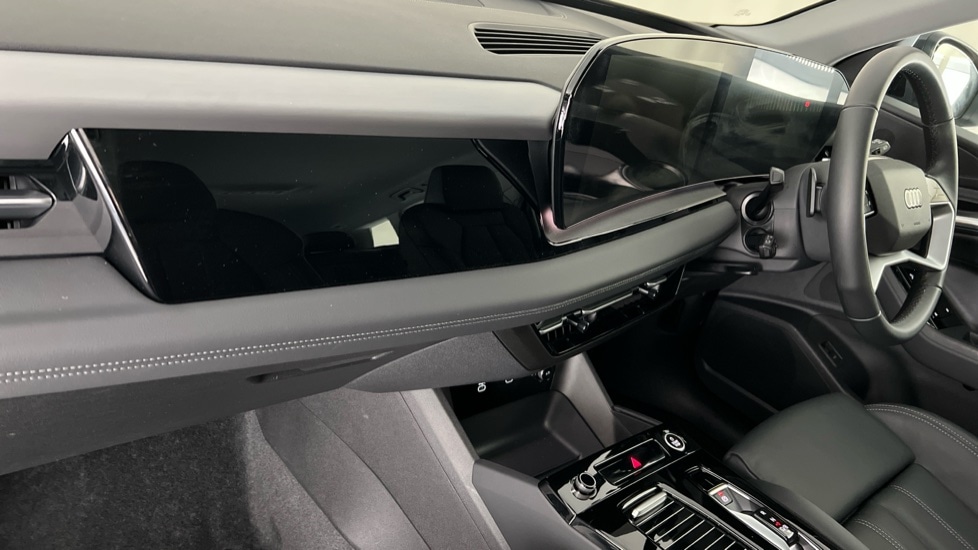 Used Audi Q6 e-tron 2025 for sale - 76874797: Photo 2