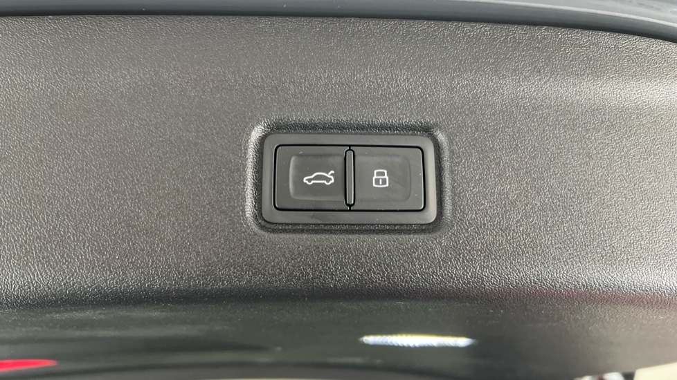 Used Audi Q6 e-tron 2025 for sale - 76874797: Photo 42