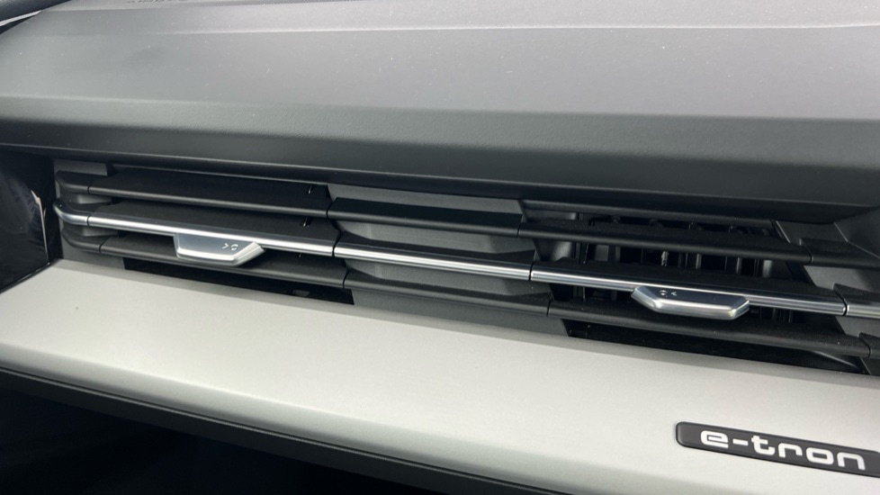 Used Audi Q4 e-tron 2022 for sale - 75929708: Photo 16