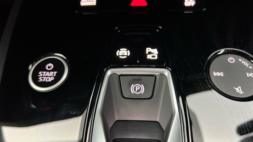 Used Audi Q4 e-tron 2025 for sale - 77050906: Photo 45