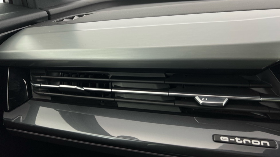 Used Audi Q4 e-tron 2022 for sale - 76873345: Photo 16