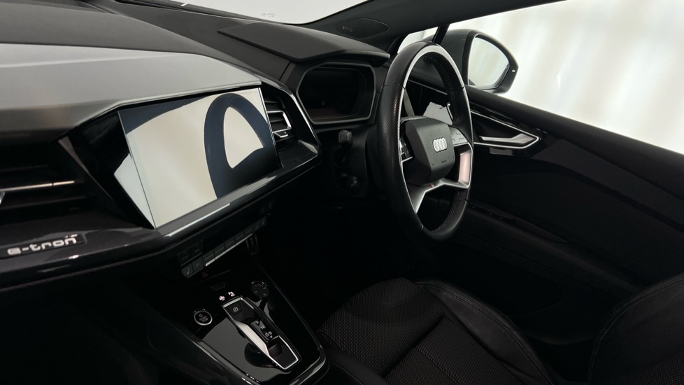 Used Audi Q4 e-tron 2022 for sale - 76873345: Photo 2