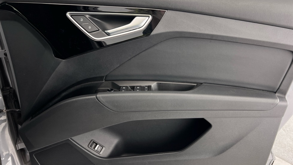 Used Audi Q4 e-tron 2022 for sale - 76873345: Photo 31