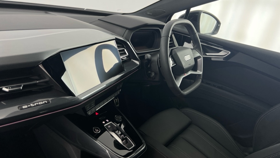 Used Audi Q4 e-tron 2024 for sale - 76834747: Photo 2