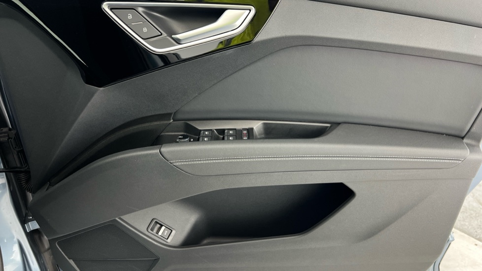 Used Audi Q4 e-tron 2024 for sale - 76514880: Photo 30