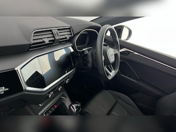 Used Audi Q3 2025 for sale - 76874635: Photo