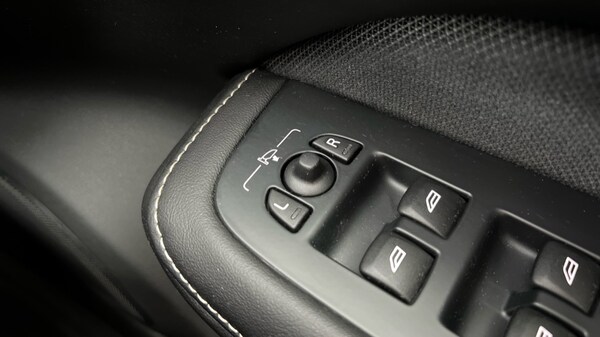 Used Volvo V60 2019 for sale - 75471048: Photo 32