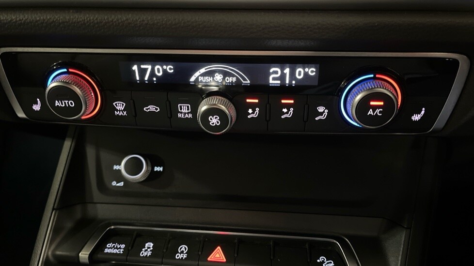 Used Audi Q3 2020 for sale - 76745300: Photo 16