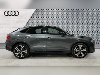 Used Audi Q3 2020 for sale - 76745300: Photo
