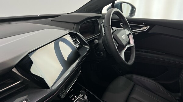 Used Audi Q4 e-tron 2024 for sale - 76272901: Photo 2