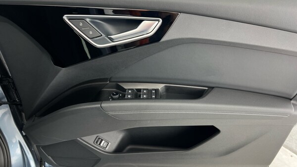 Used Audi Q4 e-tron 2024 for sale - 76272901: Photo 30