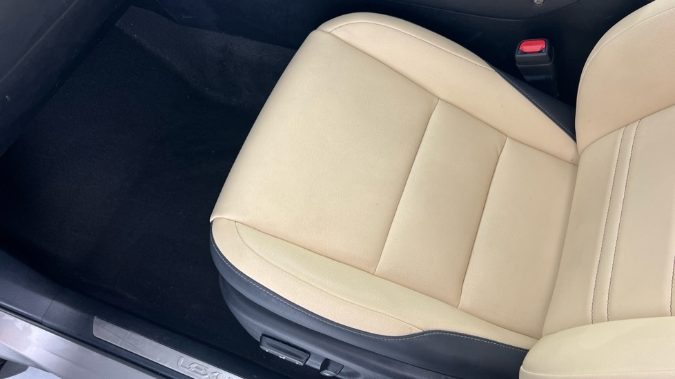 Used Lexus NX 2019 for sale - 76664535: Photo 32