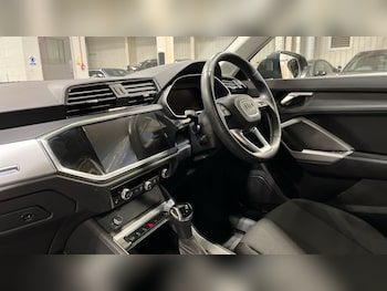 Used Audi Q3 2023 for sale - 76033788: Photo 2