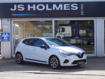 Used Renault Clio 2023 for sale - 79496280: Photo