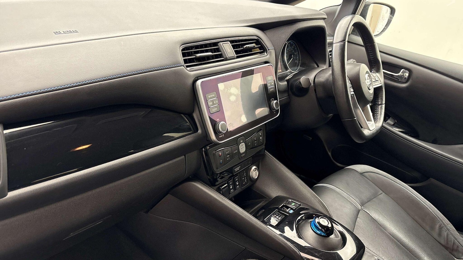 Used Nissan Leaf 2021 for sale - 77378177: Photo 2